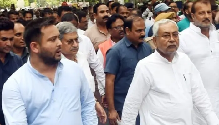 Nitish Kumar resigns